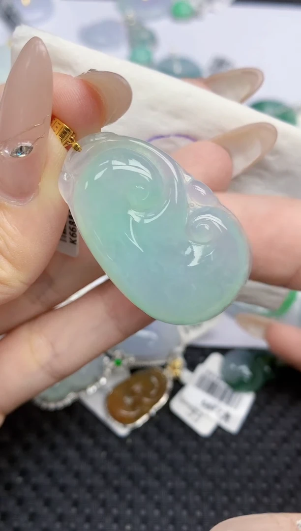 颈饰18K金镶嵌翡翠   天然翡翠A货  百元以上9米证书费自理