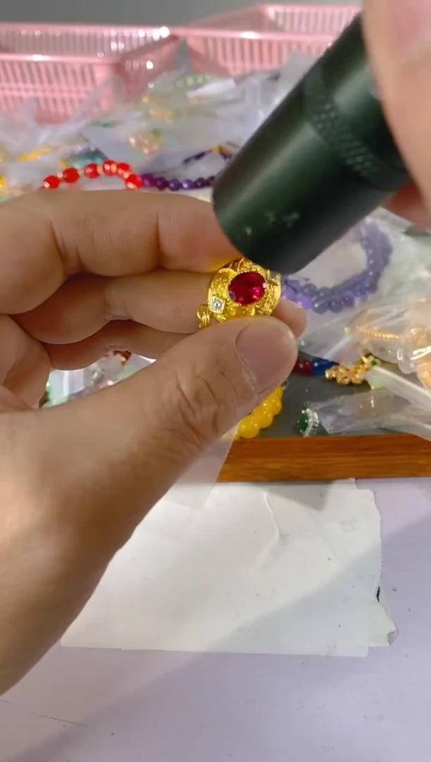 【闪购商品】水晶颈饰银S925镶嵌905红宝，蓝宝，多样性发一件赠链