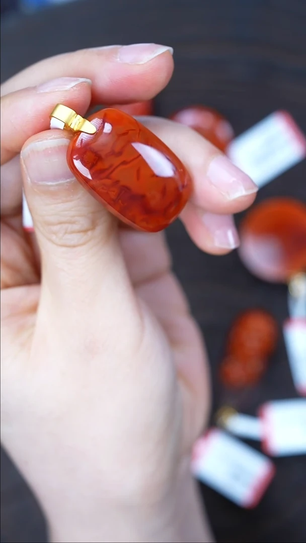 吊坠(赠链)18K金镶嵌南红玛瑙t**g无胶无裂瓦西原矿9159