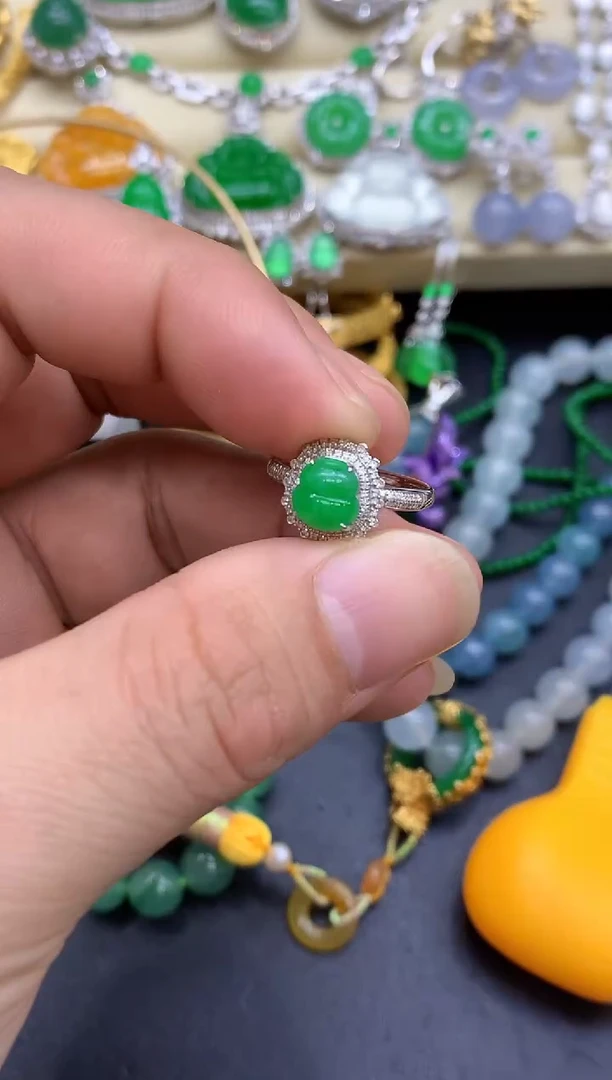 18K金镶嵌戒指翡翠305-中国好珍宝