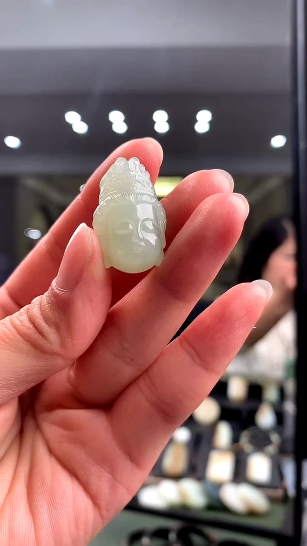 颈饰未镶嵌和田玉向****好挂件