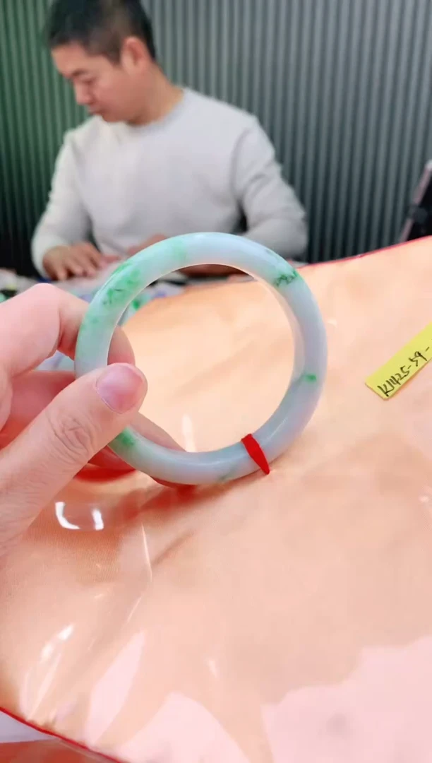 未镶嵌手镯翡翠59