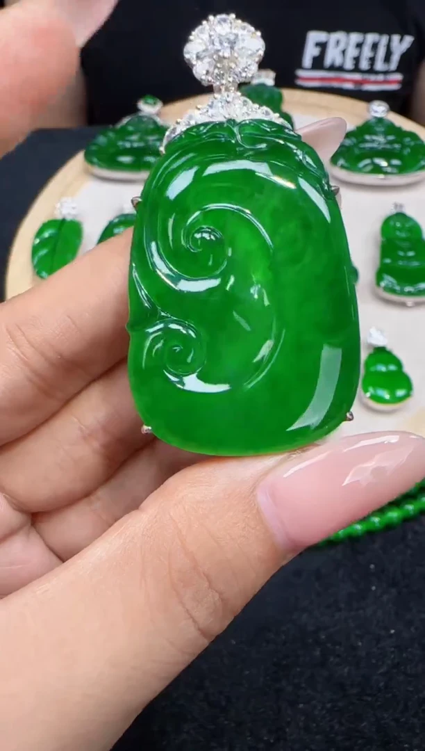 未镶嵌定制翡翠翡翠吊坠159