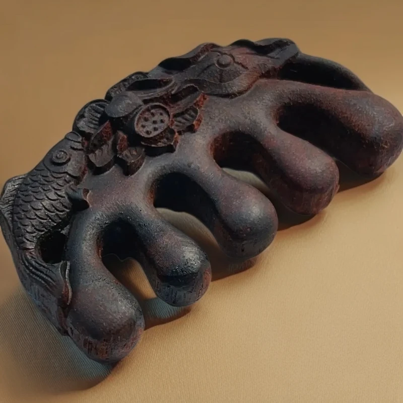 藤香雅阁「锦鲤戏莲」按摩梳降真香黄油老料雕刻经络梳养生文玩礼物