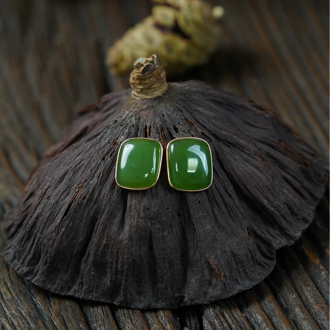 【石缘居珠宝】18K金镶嵌和田玉碧玉佩戴时尚简约款方牌耳钩C22-152