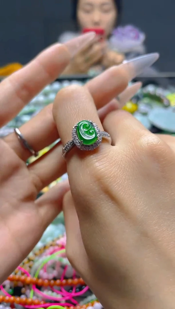 颈饰未镶嵌翡翠/Z/翡翠A货，一件也是批发价