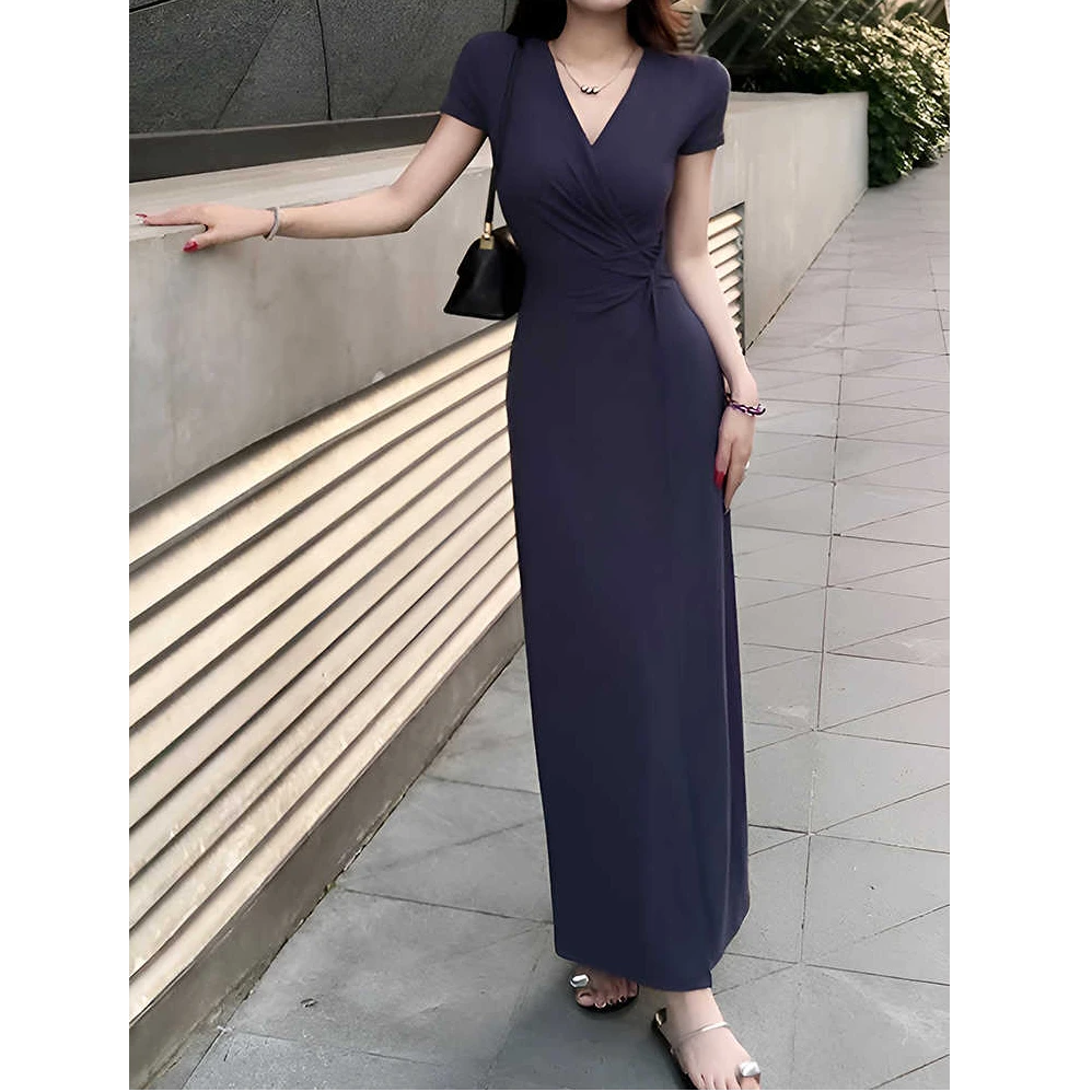 轻奢性感辣妹V领短袖连衣裙女2025新款夏季超好看独特漂亮包臀裙