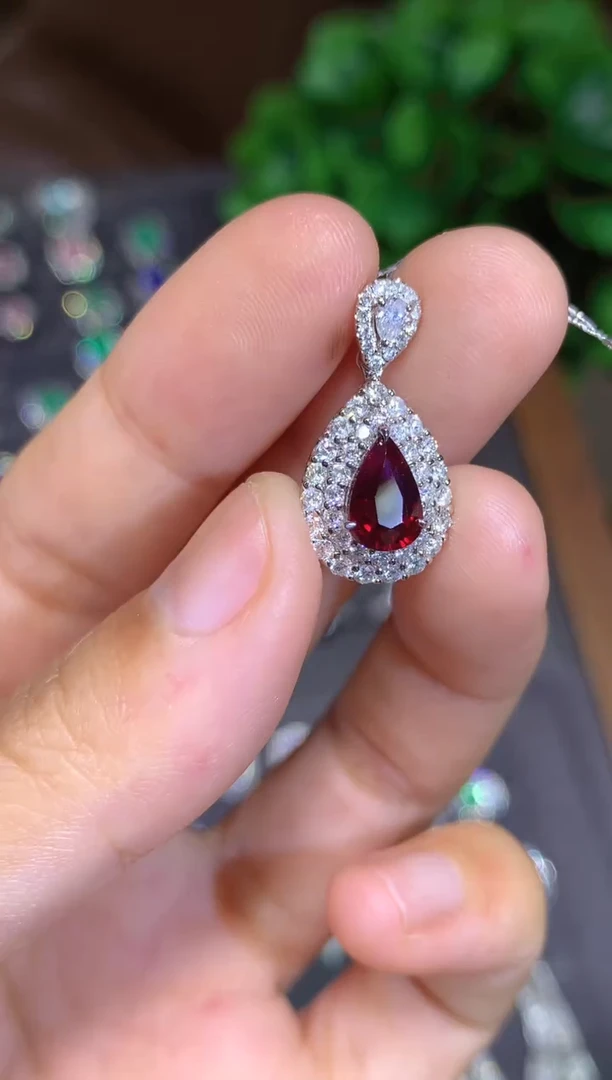 吊坠(不含链)18K金镶嵌红宝石1.13CT