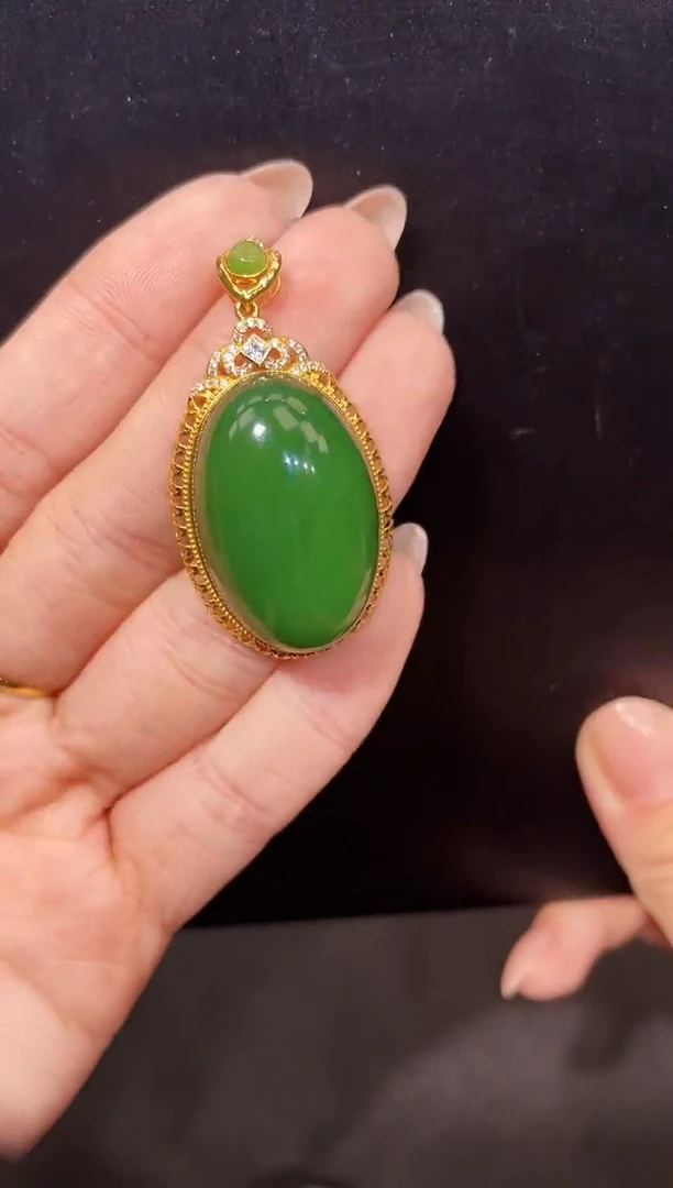 和田玉18K金镶嵌吊坠(赠链)多样性发一