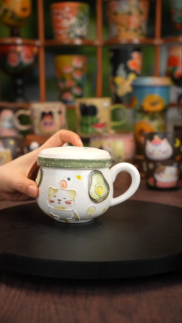 釉下手绘陶瓷杯子