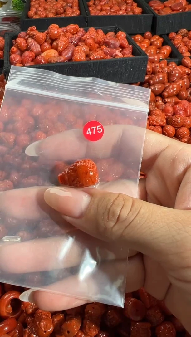 颈饰未镶嵌南红玛瑙1