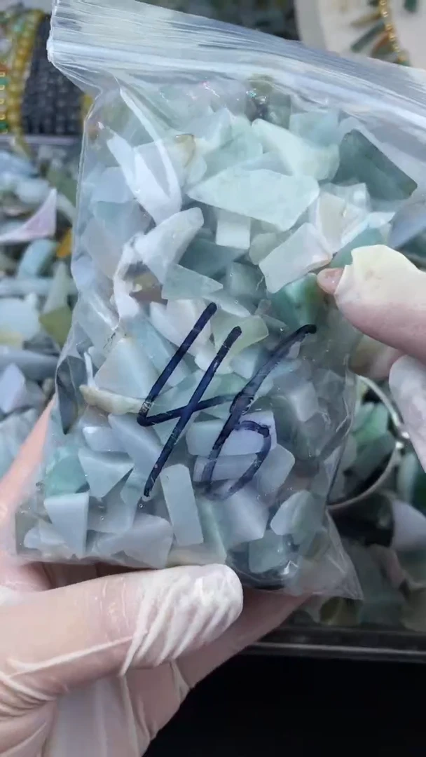 【闪购商品】翡翠颈饰未镶嵌天然翡翠小号500克46