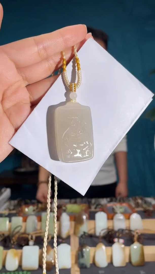 颈饰未镶嵌和田玉1