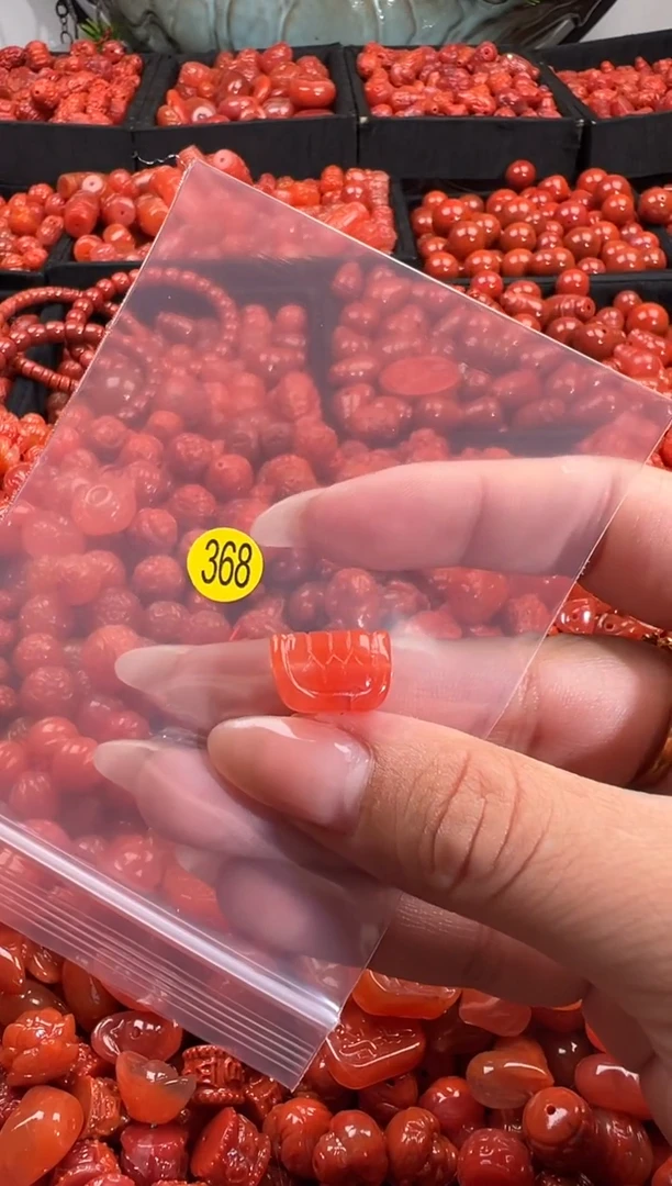 颈饰未镶嵌南红玛瑙1