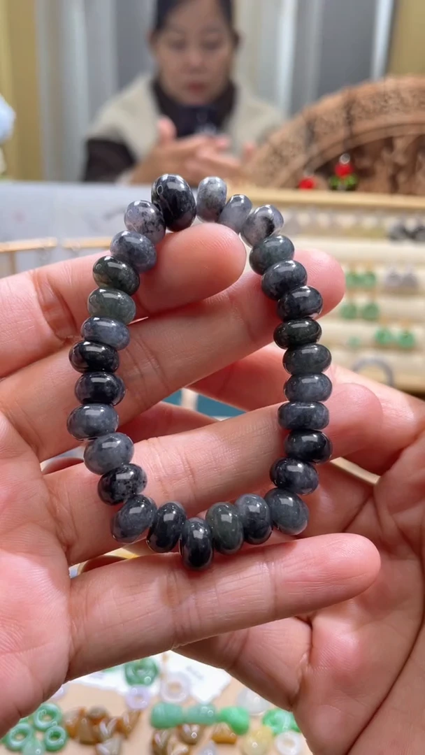 【闪购商品】翡翠颈饰未镶嵌手串