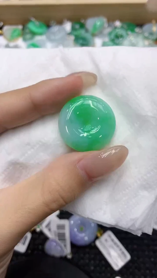 翡翠未镶嵌颈饰111111111111