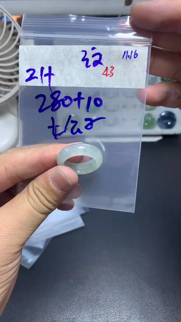 未镶嵌定制翡翠柒**?毛货需精细抛光拍一发一