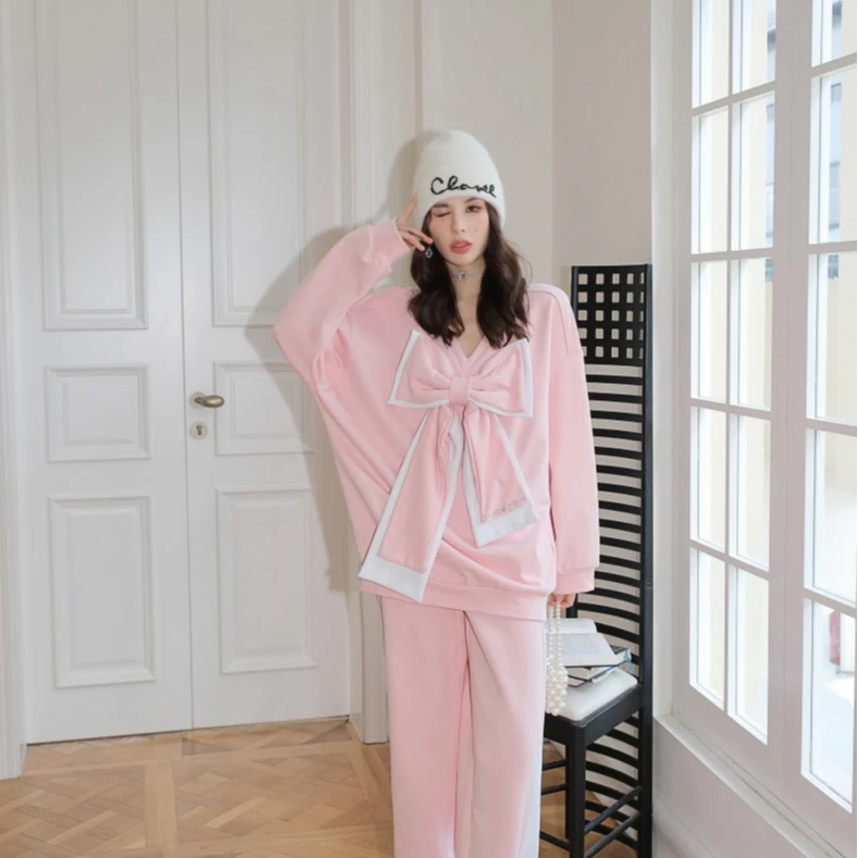 IA WARM AID ING 大蝴蝶V领卫衣宽松秋冬