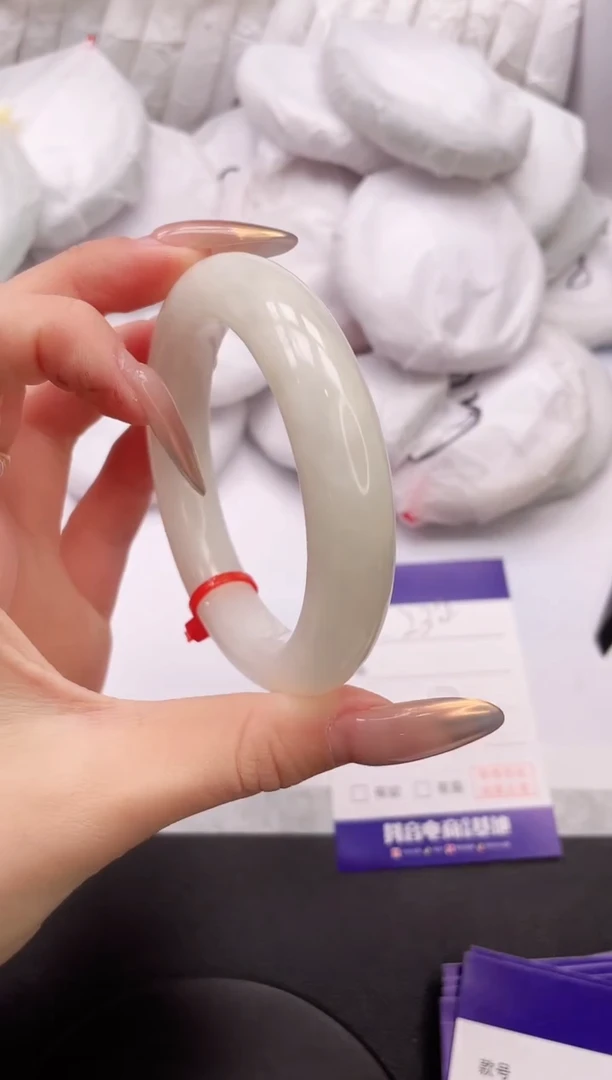 【闪购商品】和田玉手镯未镶嵌15K230-57