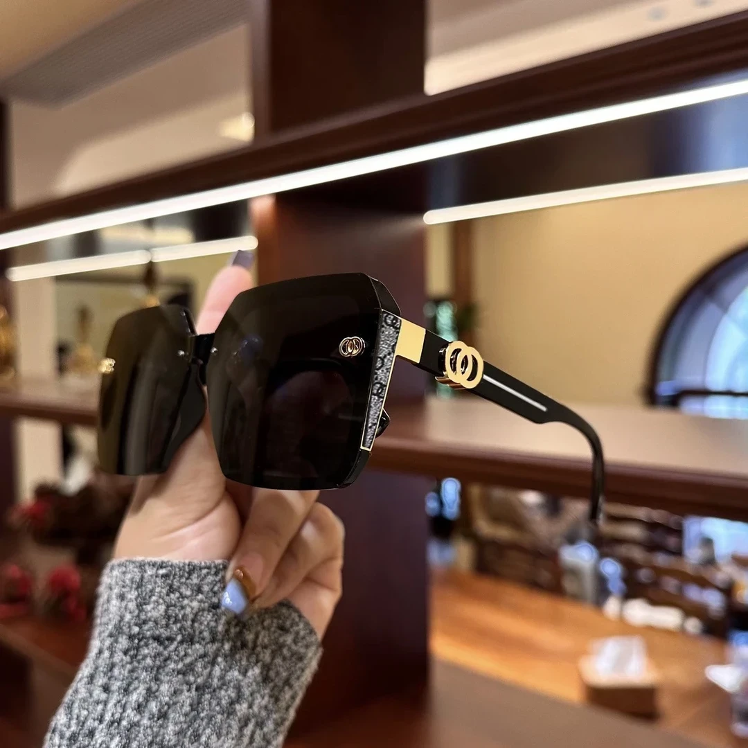 【抢！8· 8元】太阳镜经典潮流时尚个性显脸小防风2025新款偏光墨镜