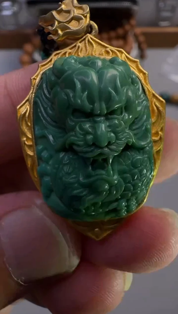 合金绿松石颈饰绿松石