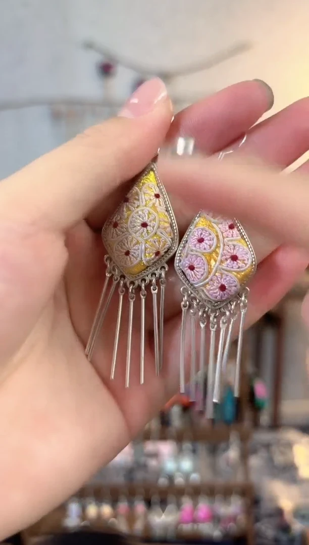 织绣彩云南阁非遗老绣饰品008