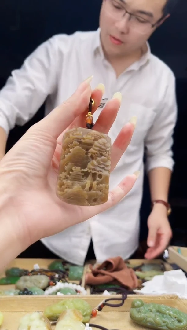 颈饰未镶嵌和田玉1