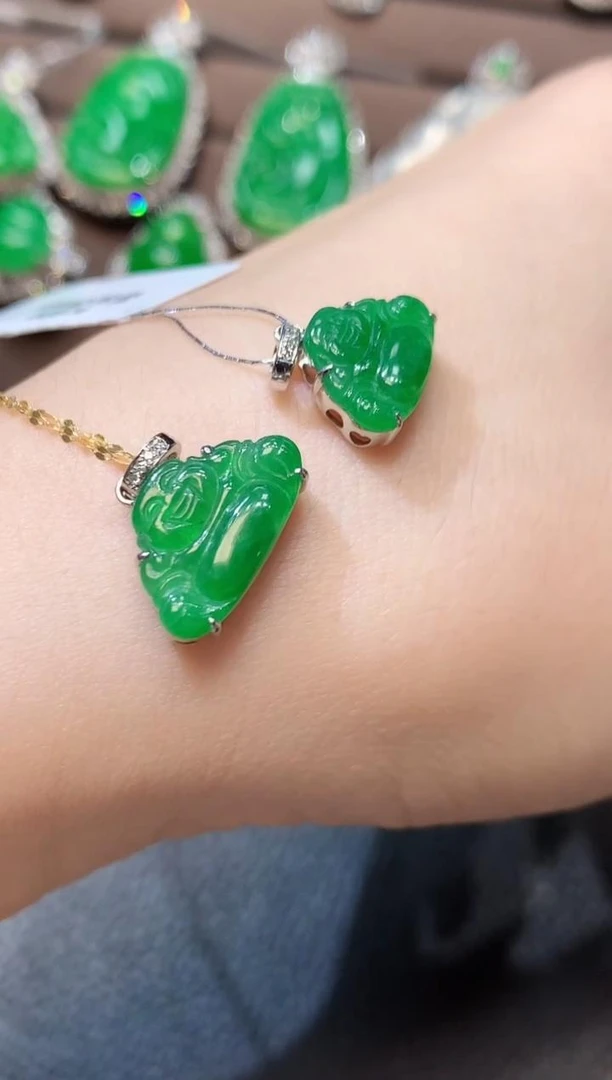 【云中意】18K金 翡翠佛公百搭扣吊坠（不含链） - 多样性发货一件