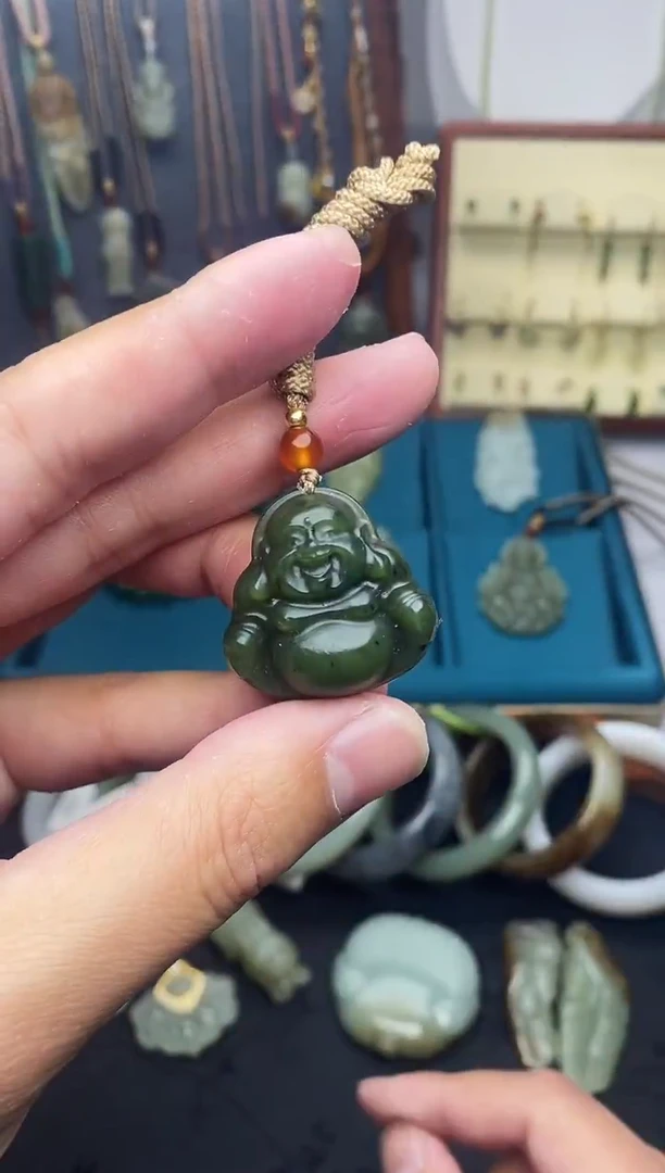 颈饰未镶嵌和田玉1