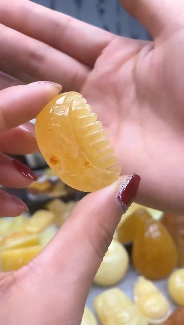 【闪购商品】琥珀裸石未镶嵌挂坠