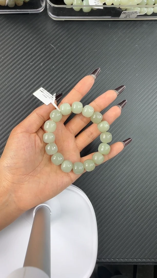 手串未镶嵌和田玉且末近矿微色差卡14老型手串