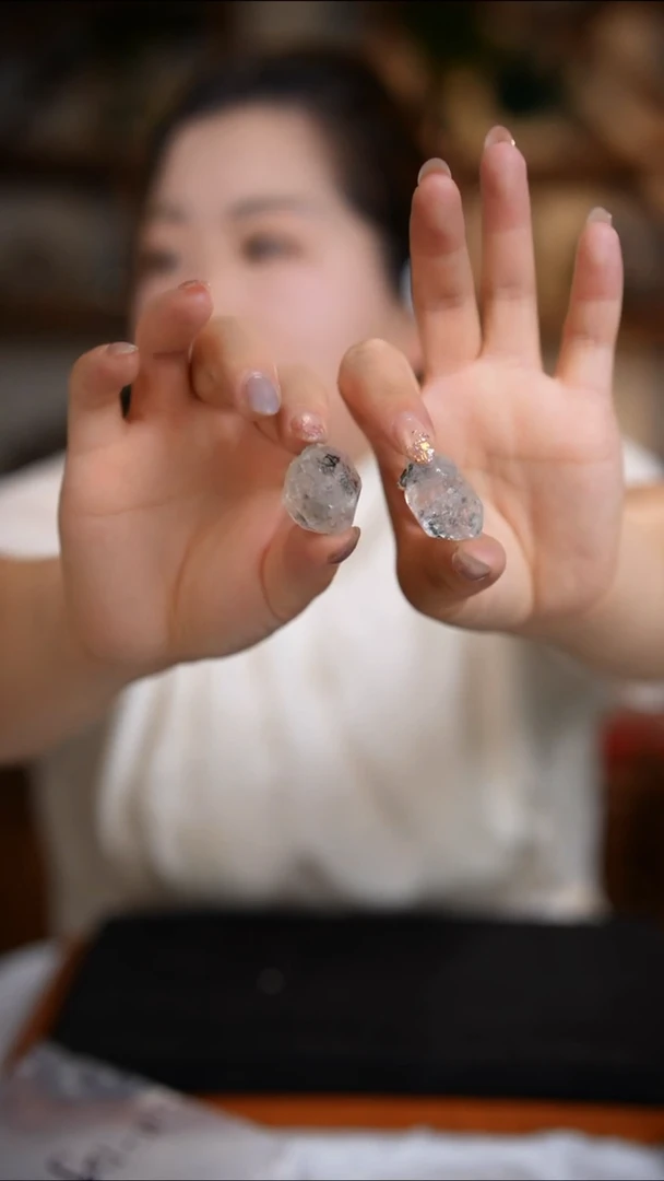 未镶嵌珠宝半成品水晶闪灵珠子D89多样性发其一颗（10-12g