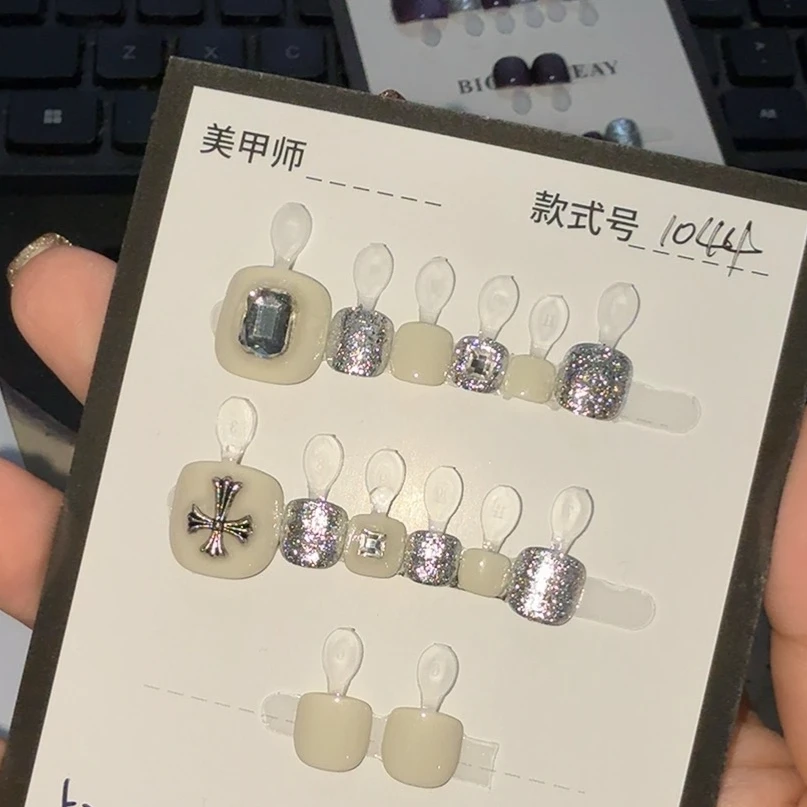 贝德莱贝德莱1044号脚丫子穿戴甲送5件套工具包