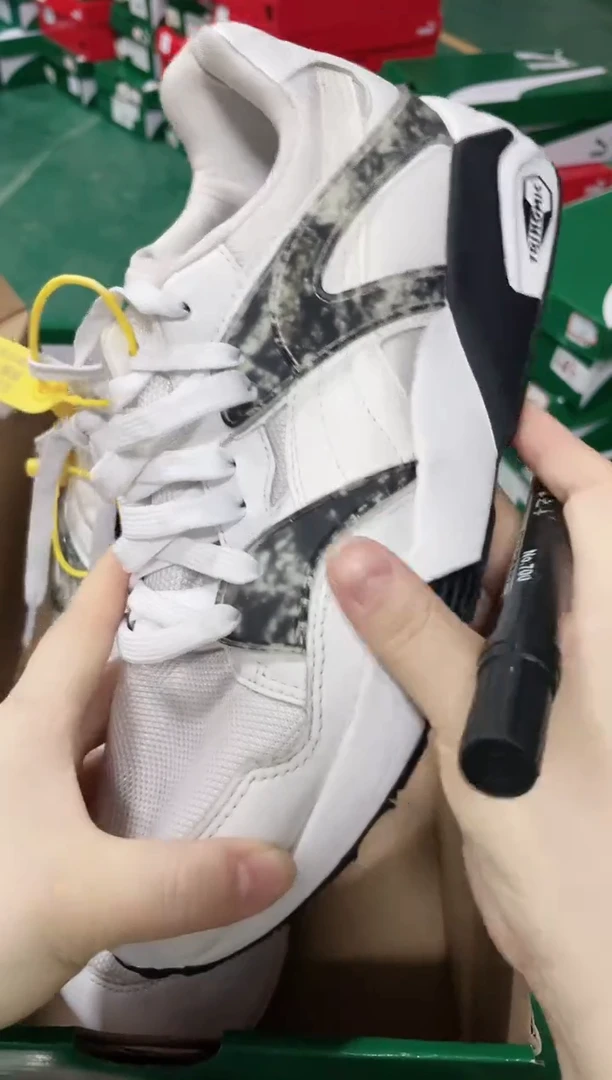 彪马时尚运动休闲鞋39M  S157