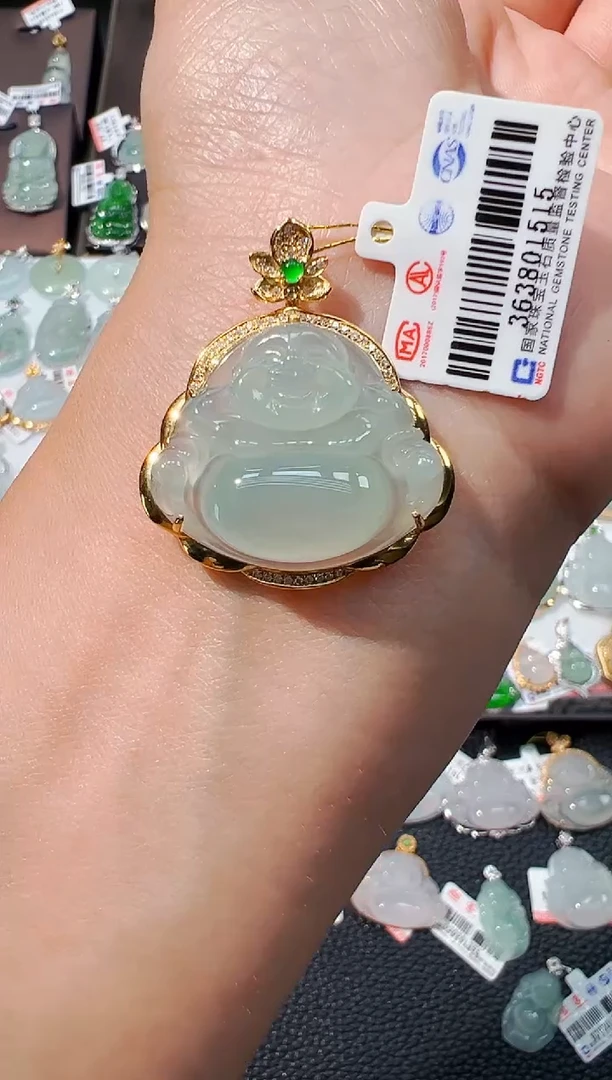 吊坠(不含链)18K金镶嵌翡翠佛公吊坠1515