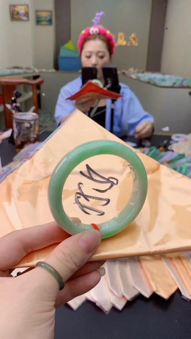 翡翠手镯未镶嵌0667257902