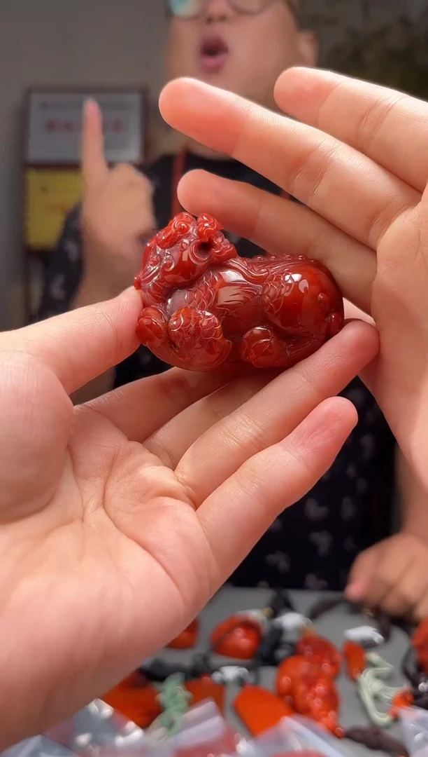 南红玛瑙未镶嵌颈饰吊坠
