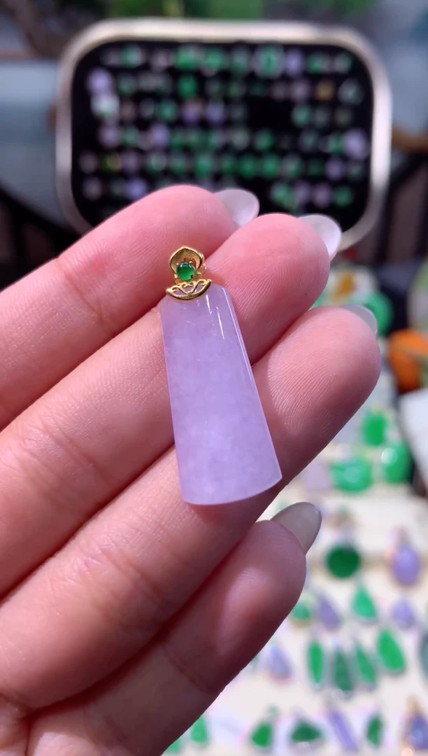 【闪购商品】翡翠颈饰18K金镶嵌缅甸天然A货翡翠