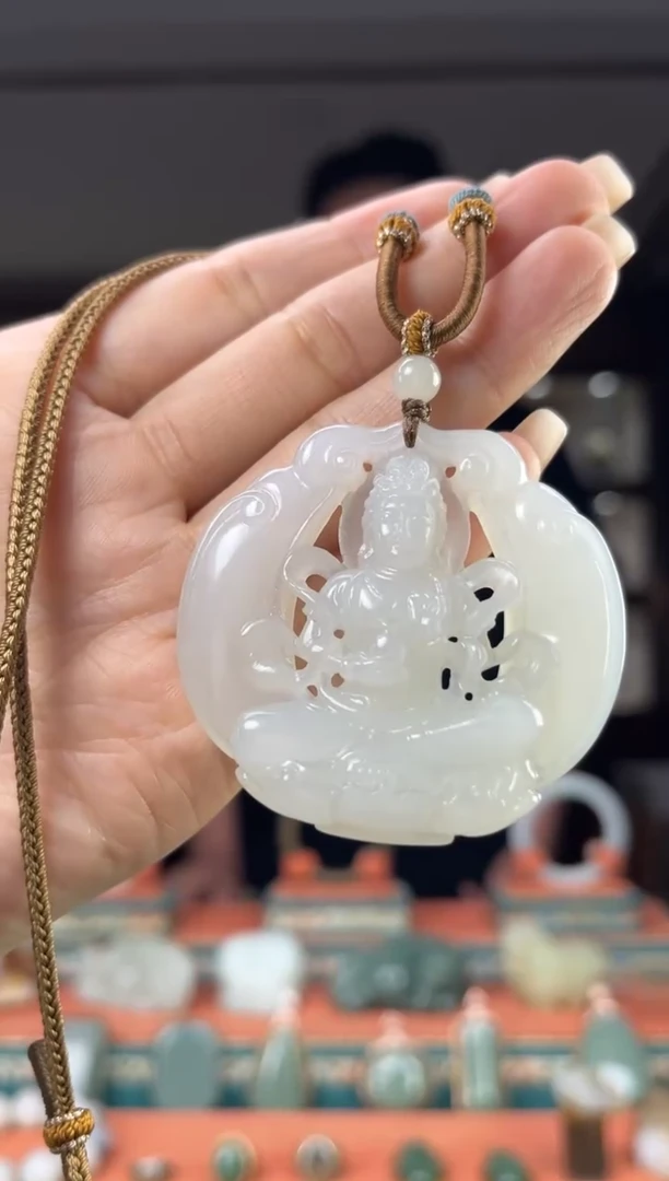 颈饰未镶嵌和田玉佩佩