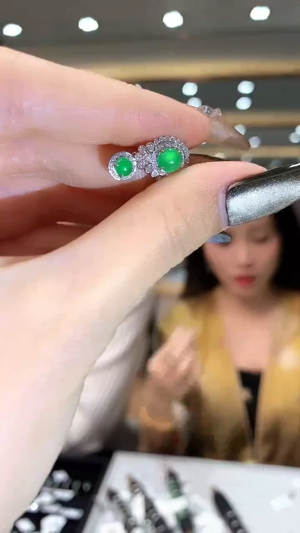 【闪购商品】翡翠吊坠(不含链)18K金镶嵌双蛋面吊坠YC