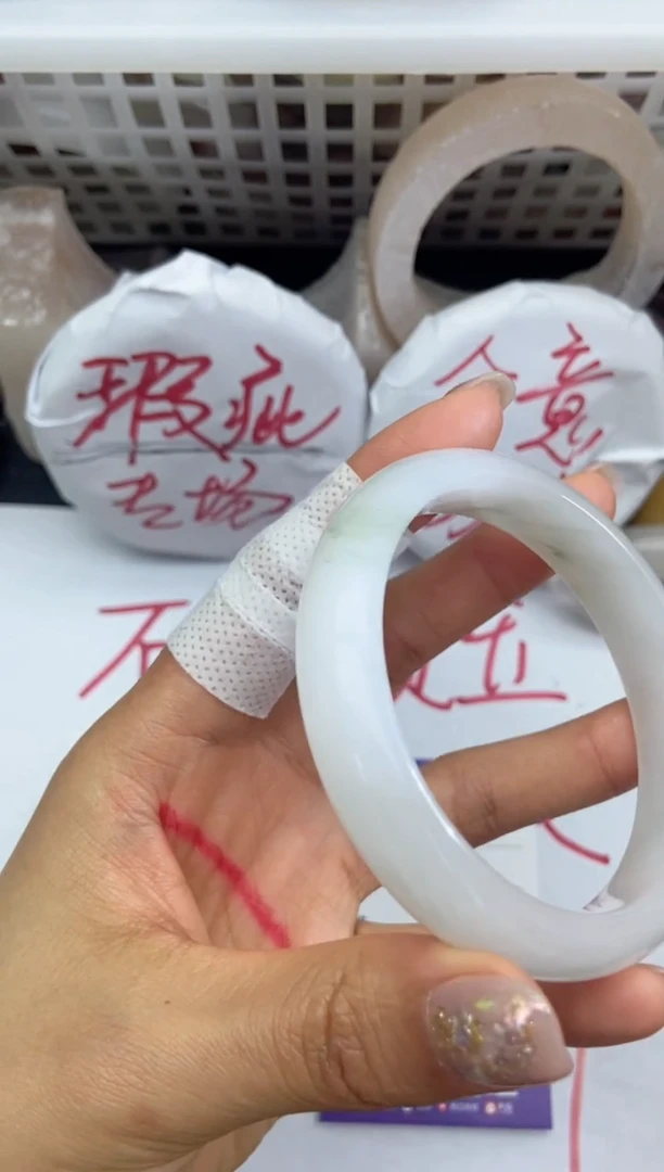 未镶嵌手镯石英质玉瑕疵A25+58