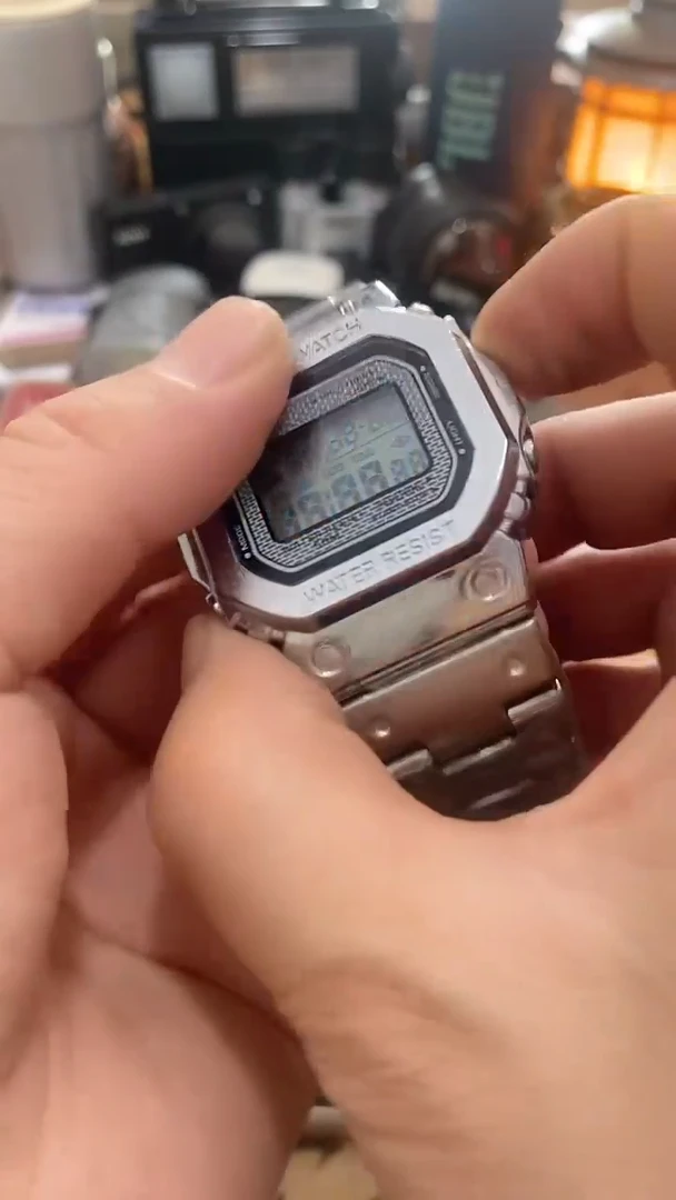 瓷片闪购商品  如图所示