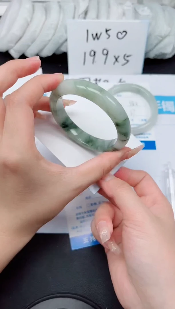 【闪购商品】石英质玉手镯未镶嵌G122-56