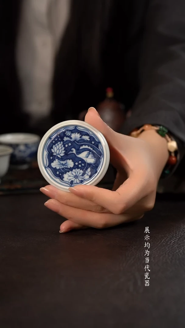 研山琢器蓝地一鹭莲科小杯垫