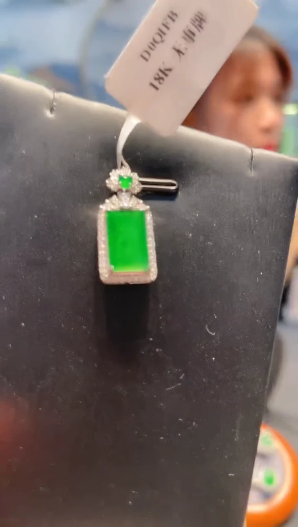 【闪购商品】翡翠颈饰18K金镶嵌A19天然A货翡翠