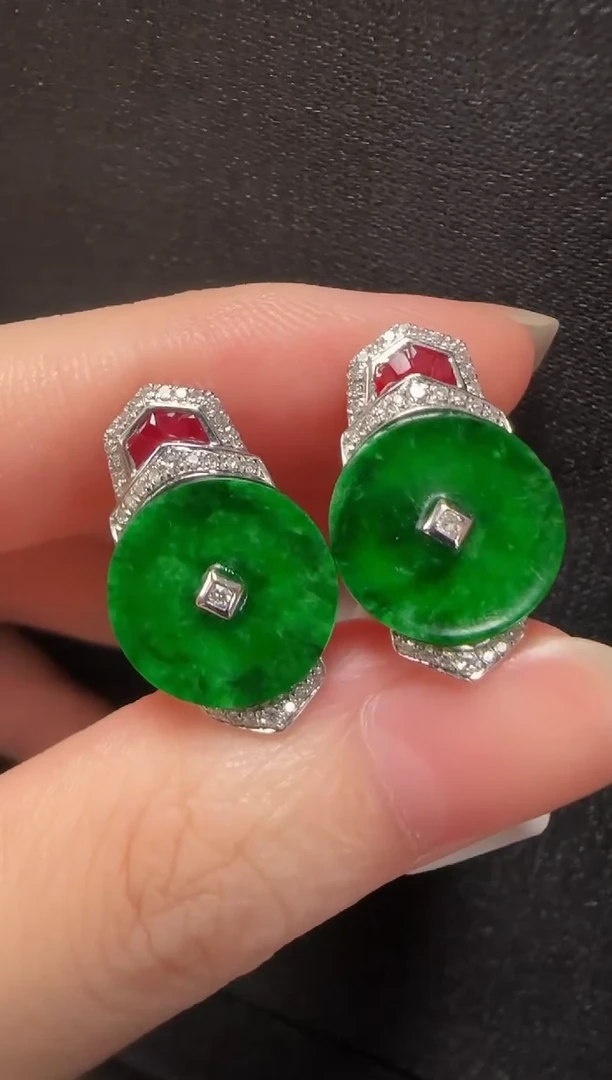 18K金镶嵌翡翠耳饰935平安扣一对