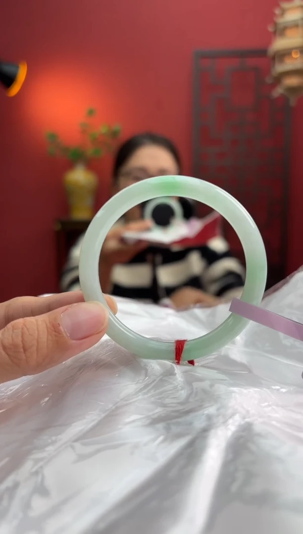 未镶嵌手镯（圆镯）翡翠翡翠手镯1