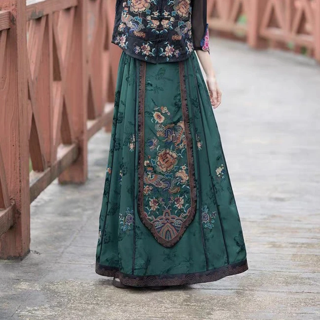 新中式刺绣复古百搭马面裙民族风女装春季新款中国风洋气半身裙女