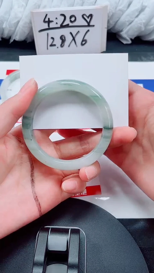 未镶嵌手镯石英质玉147-56/57/55