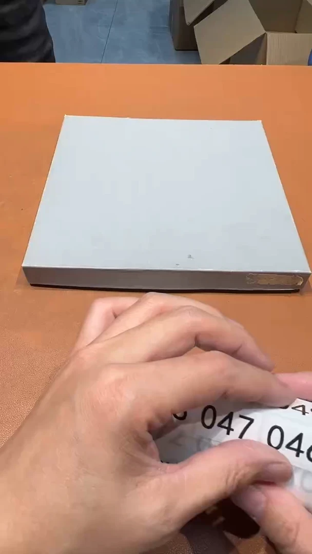 用****1阿达西日瓷摆件046